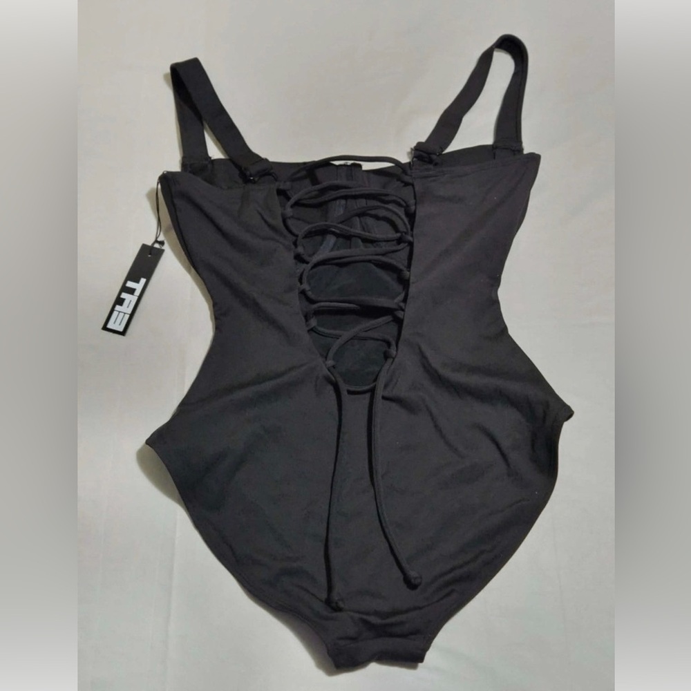 NWT TA3 Black One-Piece Swimsuit with Underwire - Picture 2 of 3